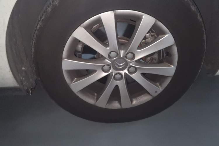 Used Citroen C5 2014 1.6T Automatic Luxury Model Right Front Wheel Hub