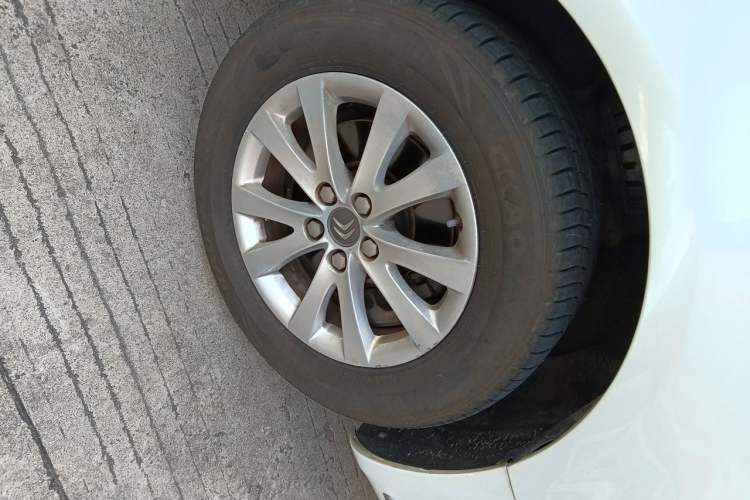 Used Citroen C5 2014 1.6T Automatic Luxury Model Right Front Wheel Hub