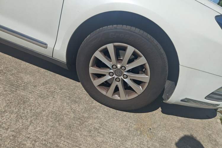 Used Citroen C5 2014 2.0L Automatic Luxury Edition Right Front Wheel Hub