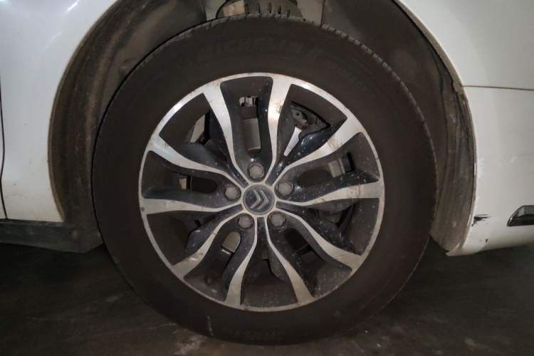 Used Citroen C5 2014 1.6T Automatic Prestige Model Right Front Wheel Hub