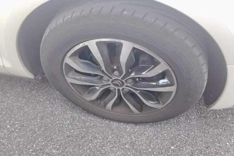 Used Citroen C5 2014 1.6T Automatic Prestige Model Right Front Wheel Hub