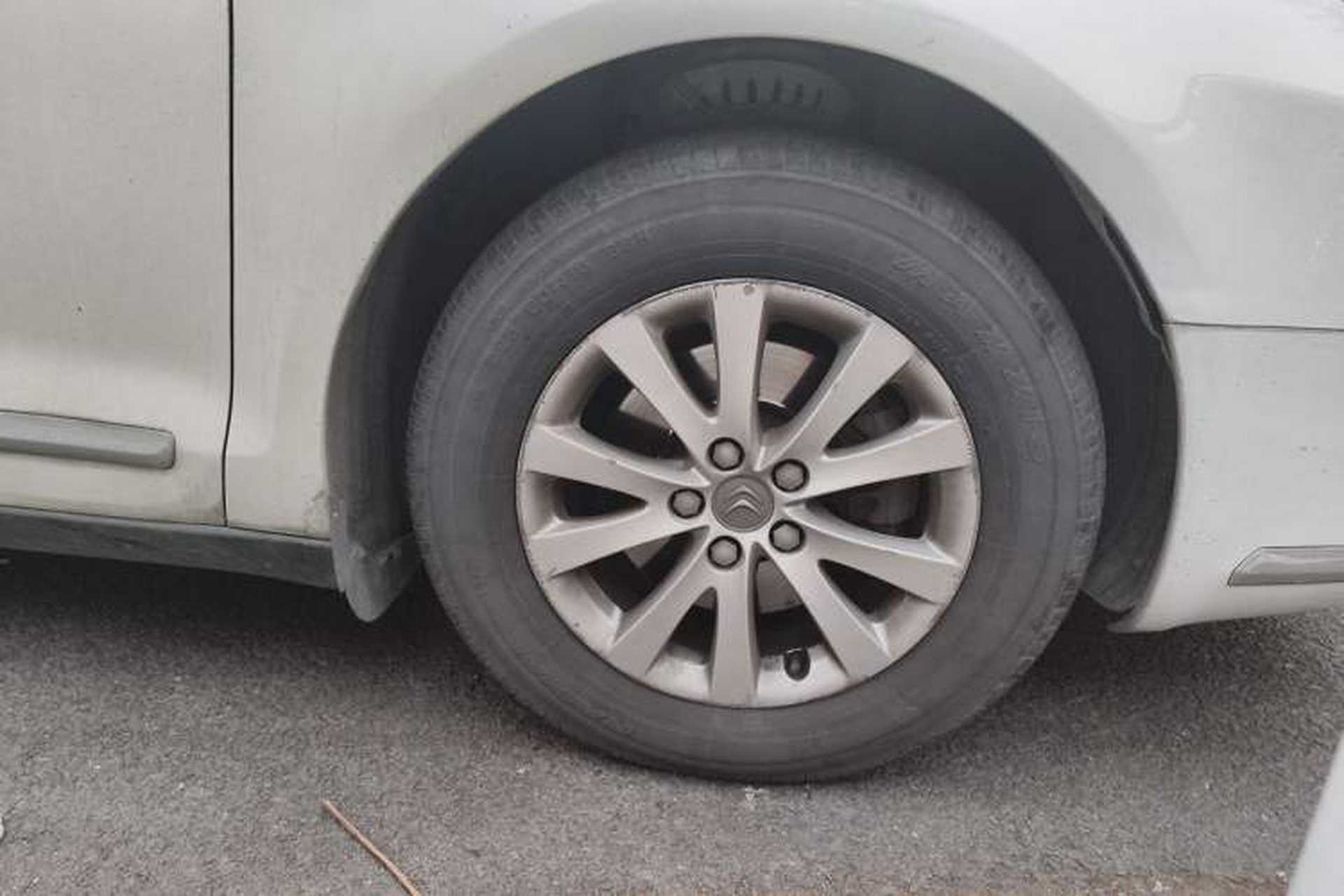 Used Citroen C5 2014 1.6T Automatic Luxury Model Right Front Wheel Hub