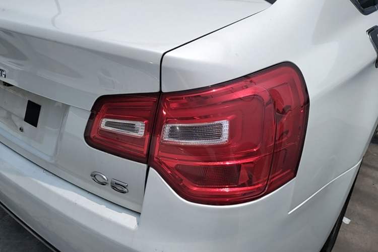Used Citroen C5 2014 2.0L Automatic Luxury Edition Right Rear Taillight