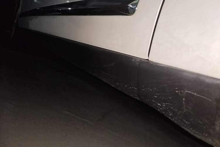 Used Citroen C5 2014 2.0L Automatic Luxury Edition Right Side Sill