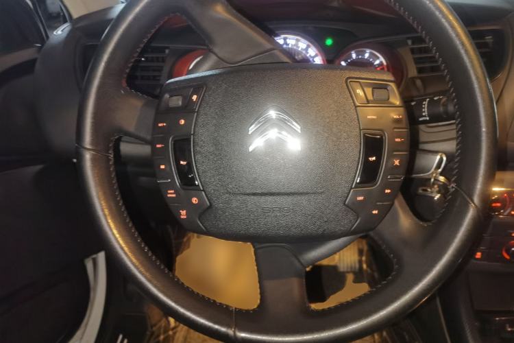 Used Citroen C5 2014 1.6T Automatic Luxury Model Steering Wheel