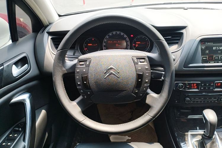 Used Citroen C5 2014 2.0L Automatic Luxury Edition Steering Wheel