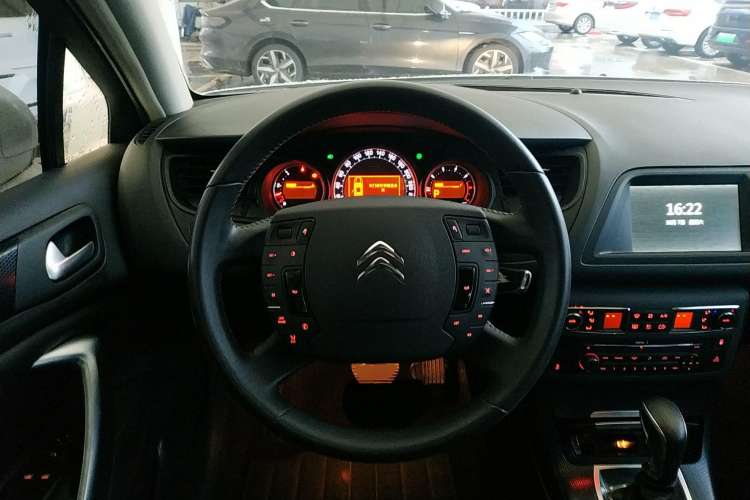 Used Citroen C5 2014 1.6T Automatic Luxury Model Steering Wheel