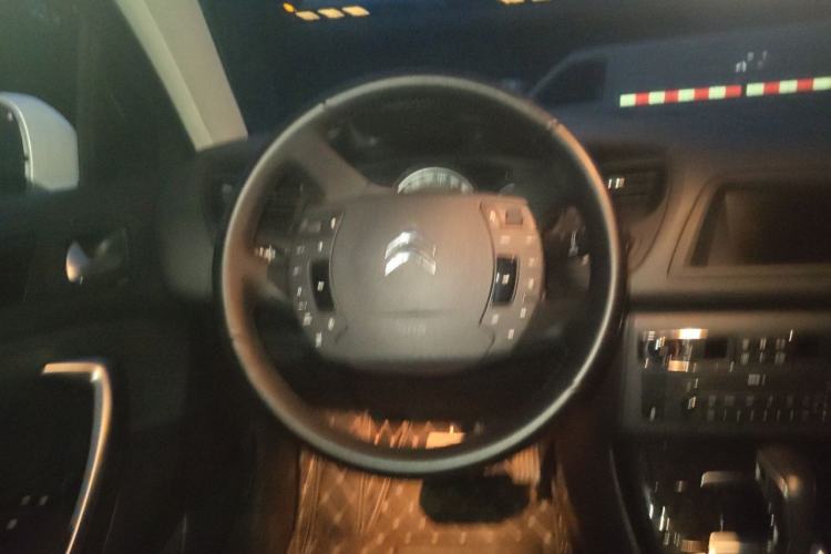 Used Citroen C5 2014 2.0L Automatic Luxury Edition Steering Wheel