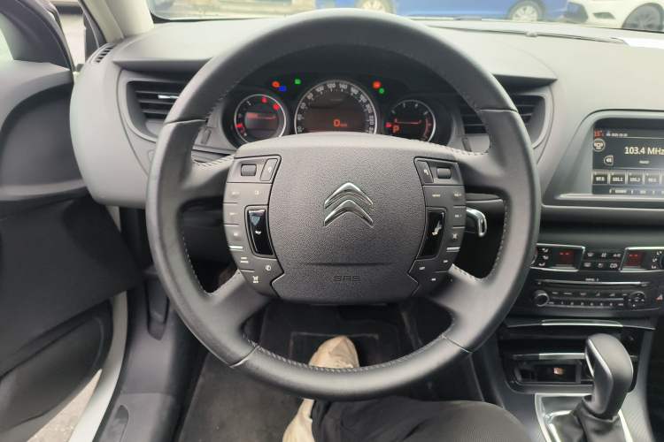 Used Citroen C5 2014 1.6T Automatic Luxury Model Steering Wheel