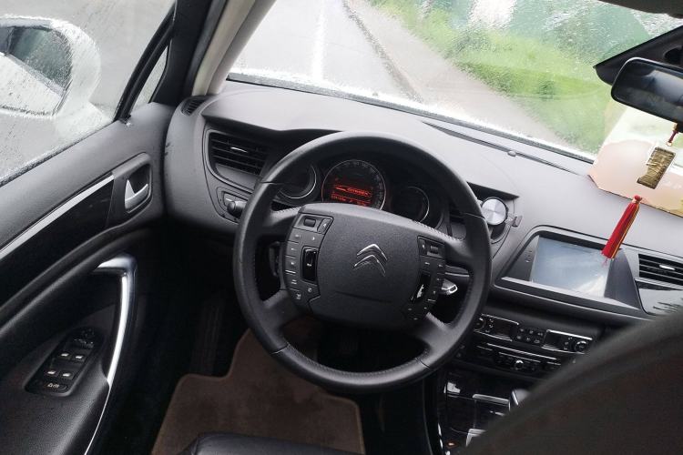 Used Citroen C5 2014 2.0L Automatic Luxury Edition Steering Wheel