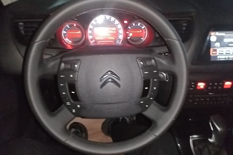 Used Citroen C5 2014 2.0L Automatic Luxury Edition Steering Wheel