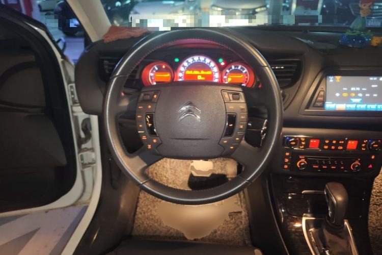 Used Citroen C5 2014 2.0L Automatic Luxury Edition Steering Wheel