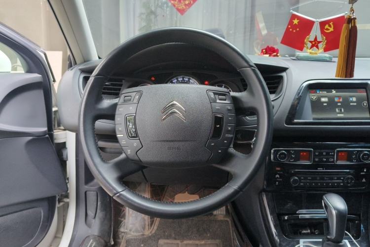 Used Citroen C5 2014 2.3L Automatic Luxury Version Steering Wheel