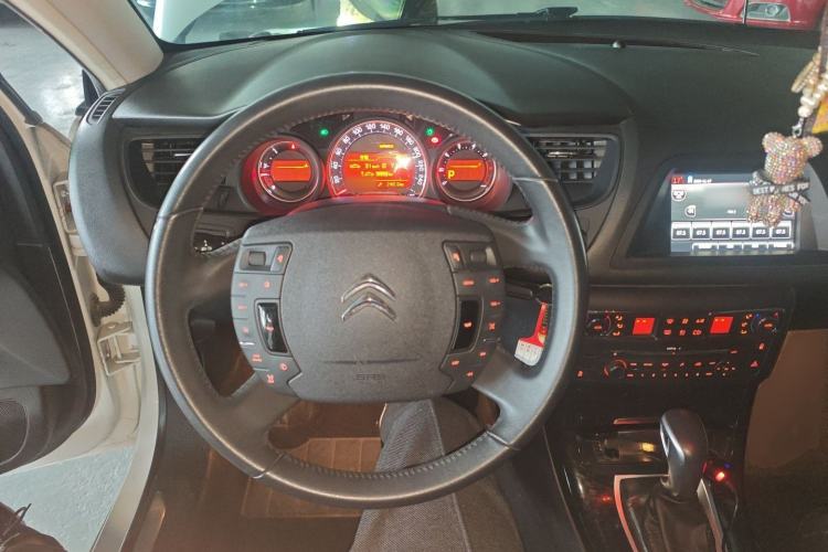 Used Citroen C5 2014 2.0L Automatic Luxury Edition Steering Wheel