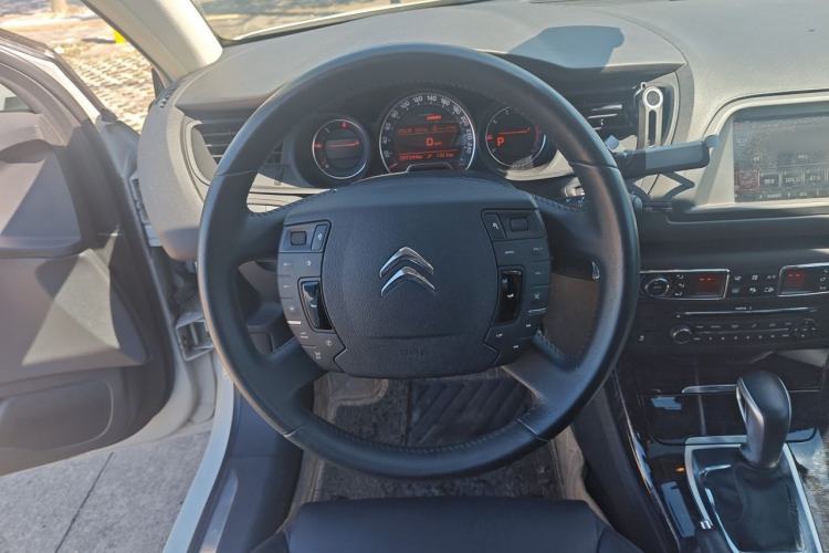 Used Citroen C5 2014 2.0L Automatic Luxury Edition Steering Wheel