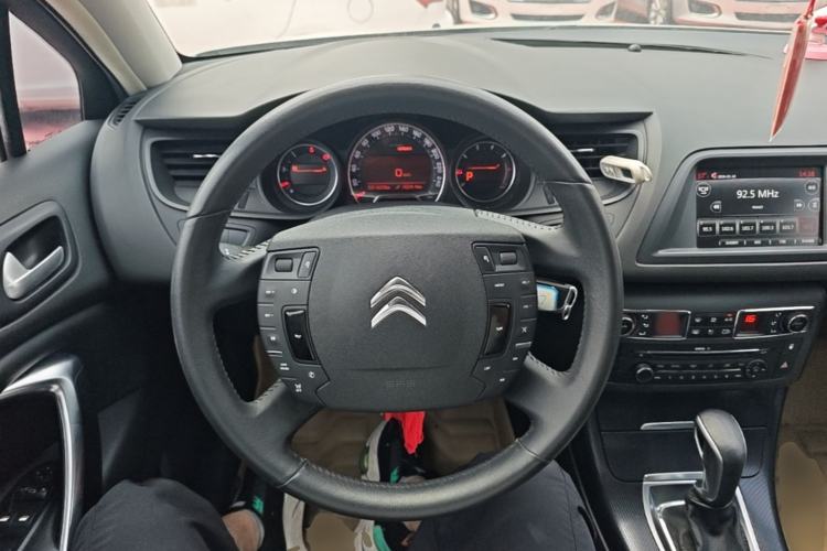 Used Citroen C5 2014 1.6T Automatic Luxury Model Steering Wheel