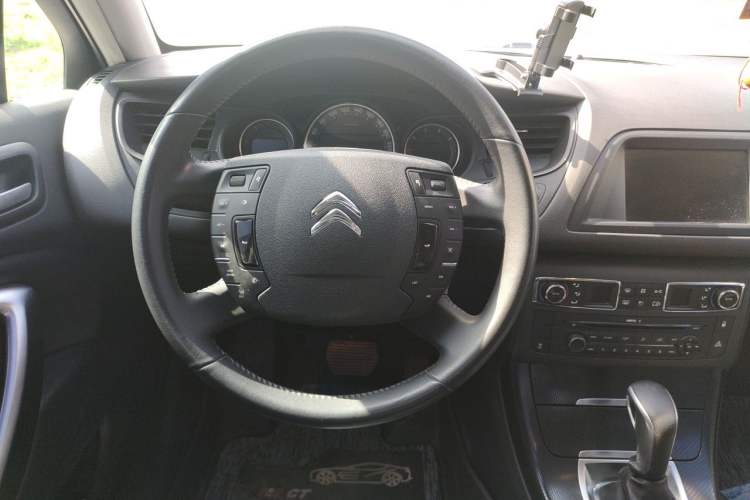 Used Citroen C5 2014 1.6T Automatic Luxury Model Steering Wheel