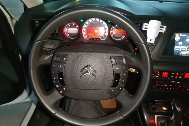 Used Citroen C5 2014 1.6T Automatic Luxury Model Steering Wheel