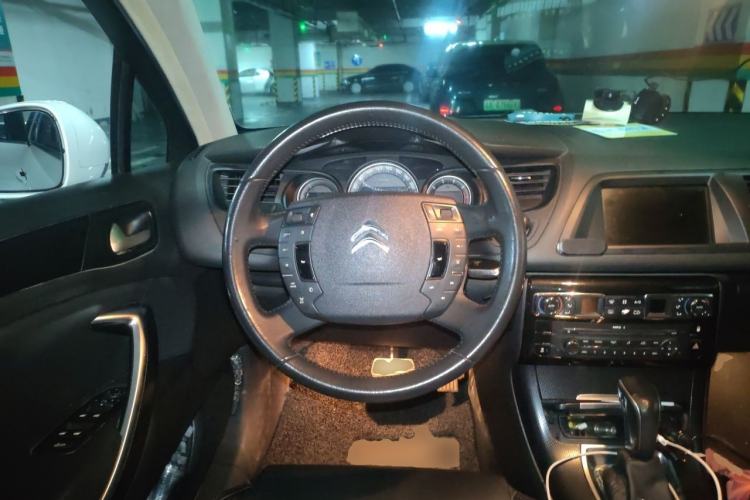 Used Citroen C5 2014 1.6T Automatic Prestige Model Steering Wheel
