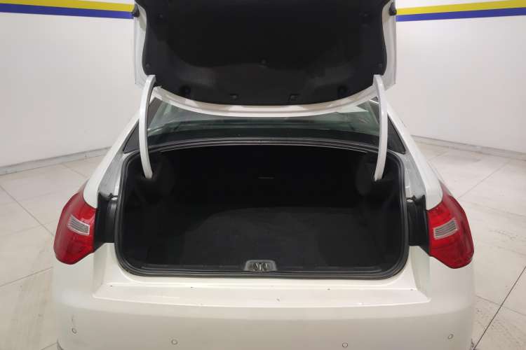 Used Citroen C5 2014 1.6T Automatic Luxury Model Trunk