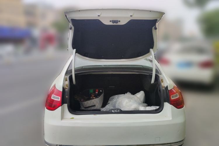 Used Citroen C5 2014 2.0L Automatic Luxury Edition Trunk