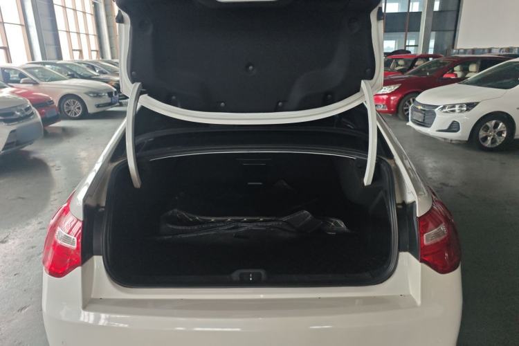 Used Citroen C5 2014 2.0L Automatic Luxury Edition Trunk