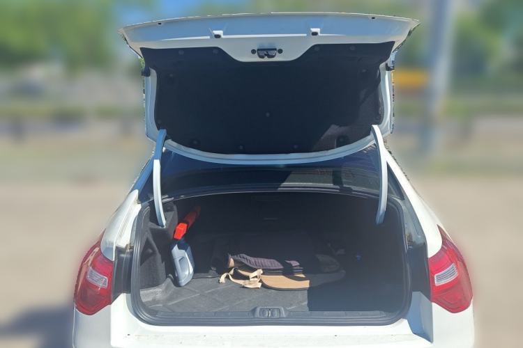 Used Citroen C5 2014 2.0L Automatic Luxury Edition Trunk