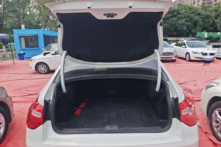Used Citroen C5 2014 1.6T Automatic Luxury Model Trunk