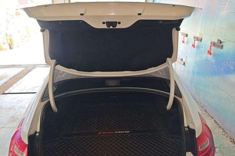 Used Citroen C5 2014 2.0L Automatic Luxury Edition Trunk