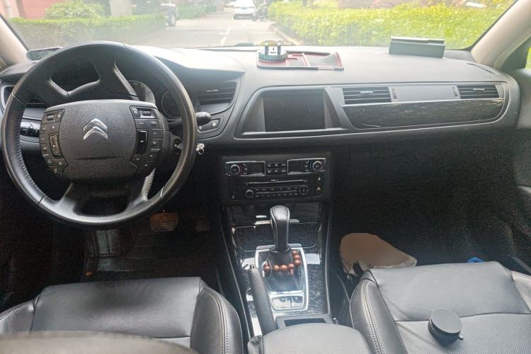 Used Citroen C5 2014 2.0L Automatic Luxury Edition Center Console