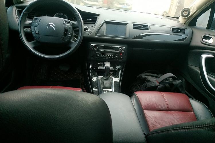 Used Citroen C5 2016 1.6T Automatic Zunyue Model Center Console