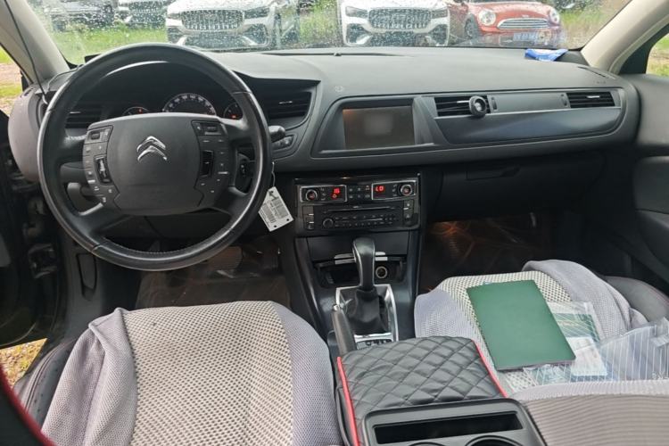 Used Citroen C5 2016 1.6T Automatic Zunyue Model Center Console