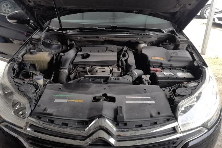 Used Citroen C5 2016 1.8T Automatic Luxury Model Engine Bay