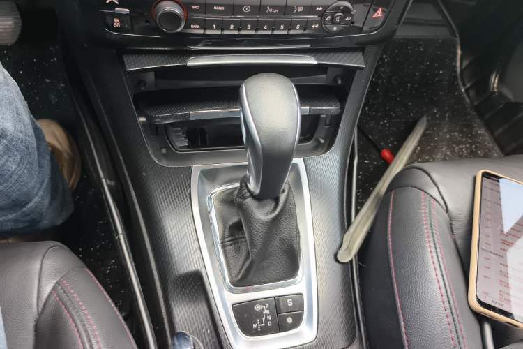 Used Citroen C5 2016 1.8T Automatic Prestige Model Gear Lever