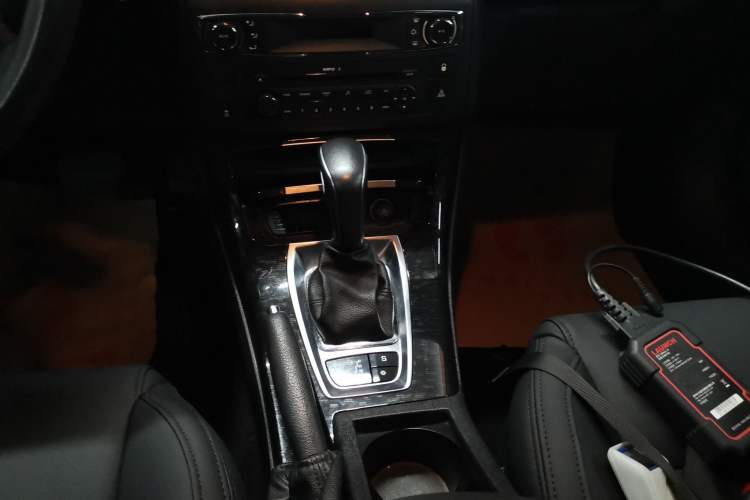 Used Citroen C5 2016 1.6T Automatic Zunyue Model Gear Lever