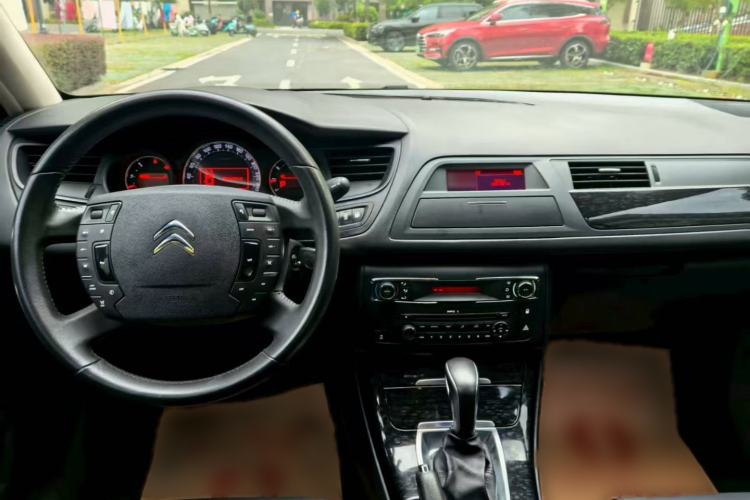 Used Citroen C5 2016 1.6T Automatic Zunyue Model Interior 3