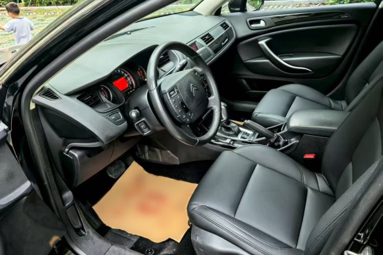 Used Citroen C5 2016 1.6T Automatic Zunyue Model Interior 4
