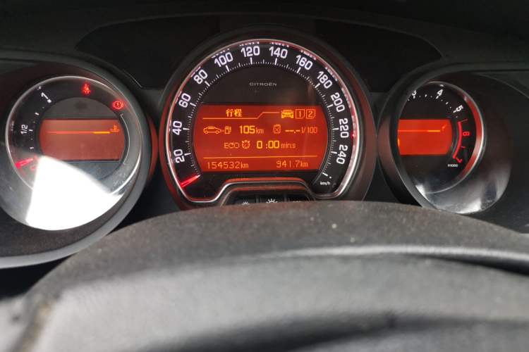 Used Citroen C5 2016 1.6T Automatic Zunyue Model Odometer Close Up