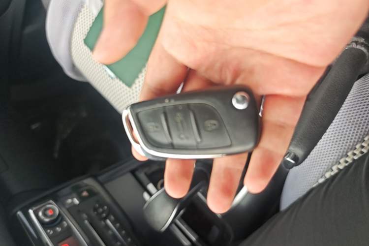Used Citroen C5 2016 1.6T Automatic Zunyue Model Vehicle Key