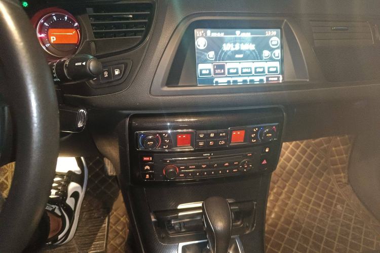 Used Citroen C5 2016 1.8T Automatic Prestige Model Audio And AC Panel
