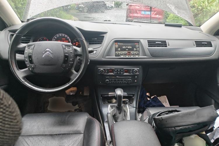 Used Citroen C5 2016 1.6T Automatic Zunyue Model Center Console