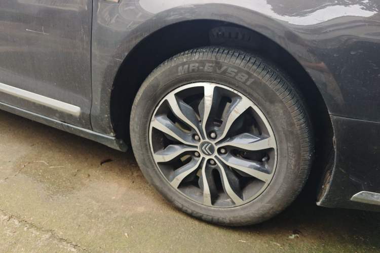 Used Citroen C5 2016 1.8T Automatic Prestige Model Right Front Wheel Hub