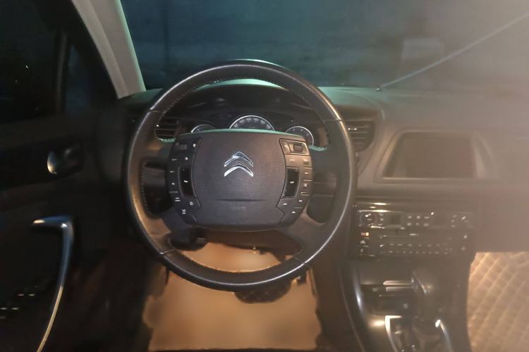 Used Citroen C5 2016 1.8T Automatic Prestige Model Steering Wheel