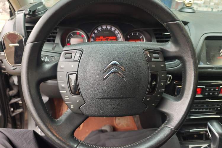 Used Citroen C5 2016 1.8T Automatic Prestige Model Steering Wheel