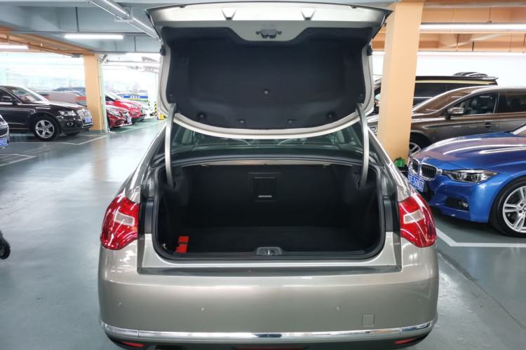 Used Citroen C5 2016 1.6T Automatic Prestige Model Trunk