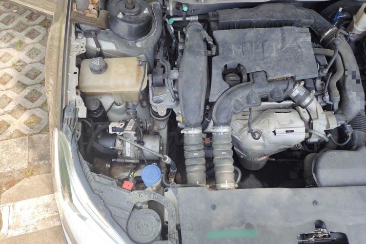 Used Citroen C5 2016 1.6T Automatic Zunyue Model Engine Bay Right