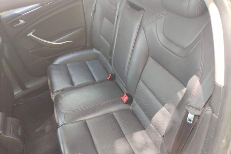 Used Citroen C5 2016 1.6T Automatic Zunyue Model Left Rear Seat