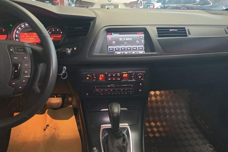 Used Citroen C5 2016 1.6T Automatic Luxury Model Audio And AC Panel
