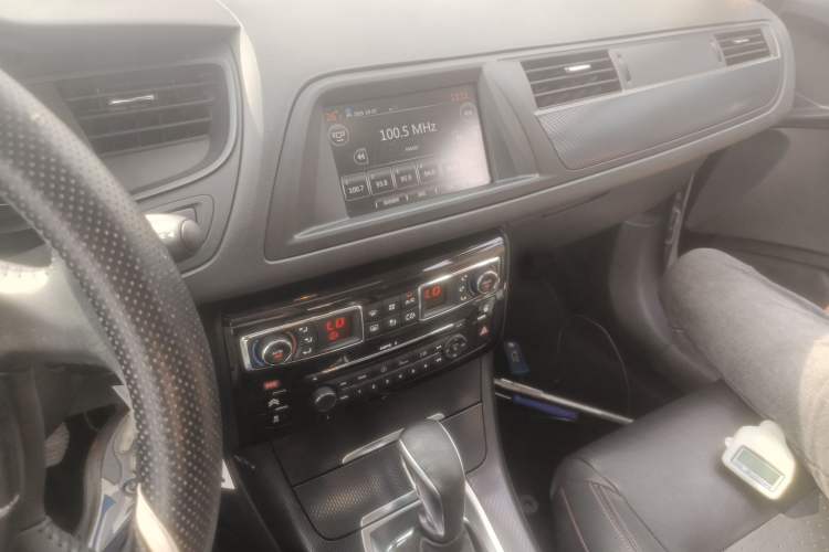 Used Citroen C5 2016 1.8T Automatic Luxury Model Audio And AC Panel