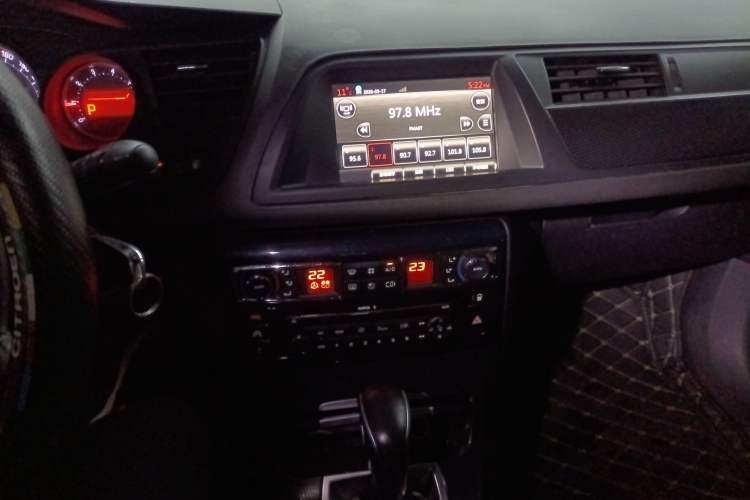 Used Citroen C5 2016 1.8T Automatic Luxury Model Audio And AC Panel